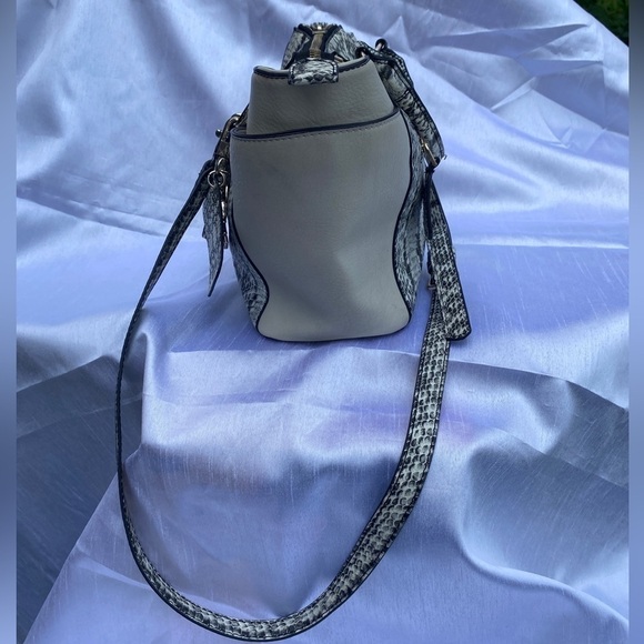 Guess Lakeshore Collection Handbag  Python Texture Beige and Black - Picture 5 of 14